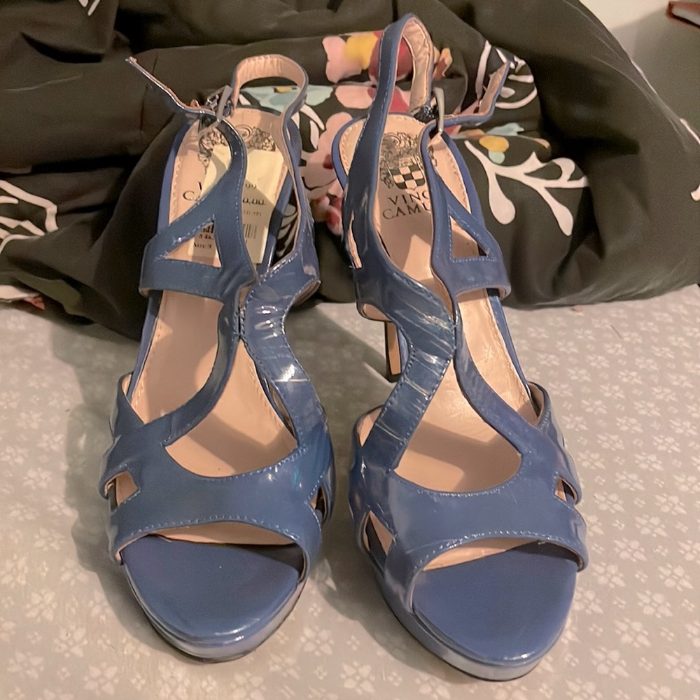 NWT Vince Camuto Strappy Heels